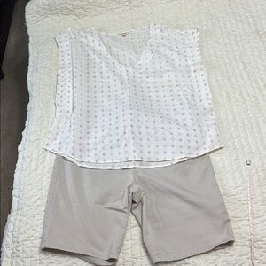 Women's Stylish Beige Flat Front Shorts Size 10